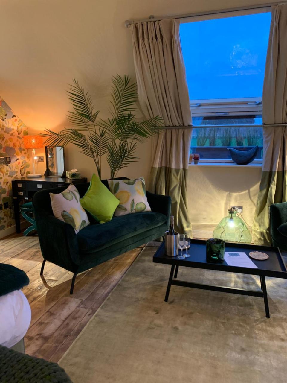 No33 Thornham Boutique Suites Bagian luar foto